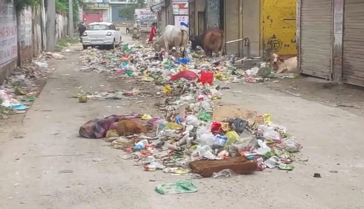 सुपर मार्केट कैम्प के दुकानदारों ने नगर परिषद पलवल के प्रति किया आक्रोश व्यक्त