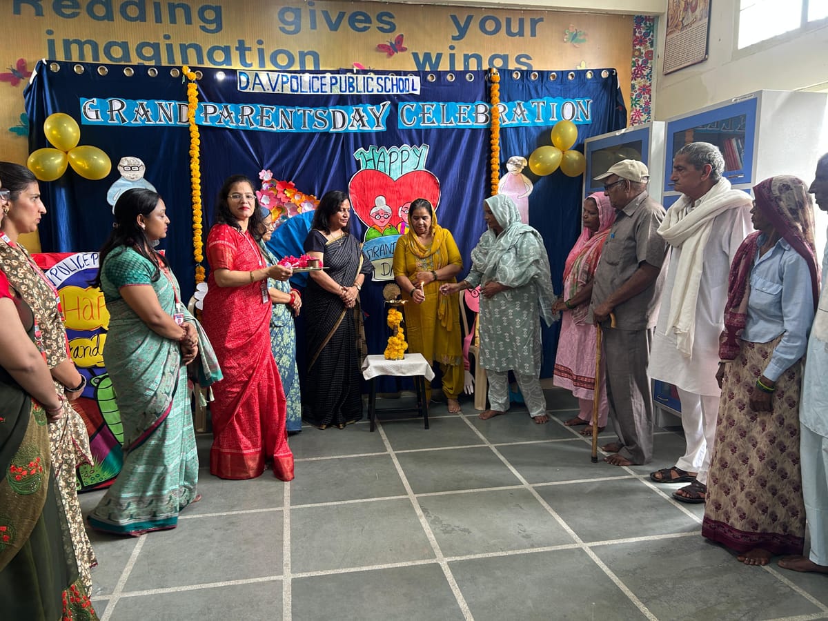 डीएवी पुलिस पब्लिक स्कूल पलवल में मनाया गया ग्रैंड पेरेंट्स डे