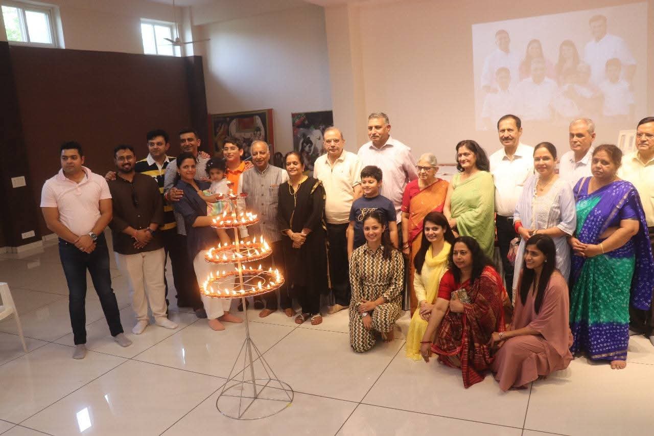केंद्रीय राज्य मन्त्री के सचिव ब्रह्मदत्त का 70वाँ जन्मदिवस मनाया गया