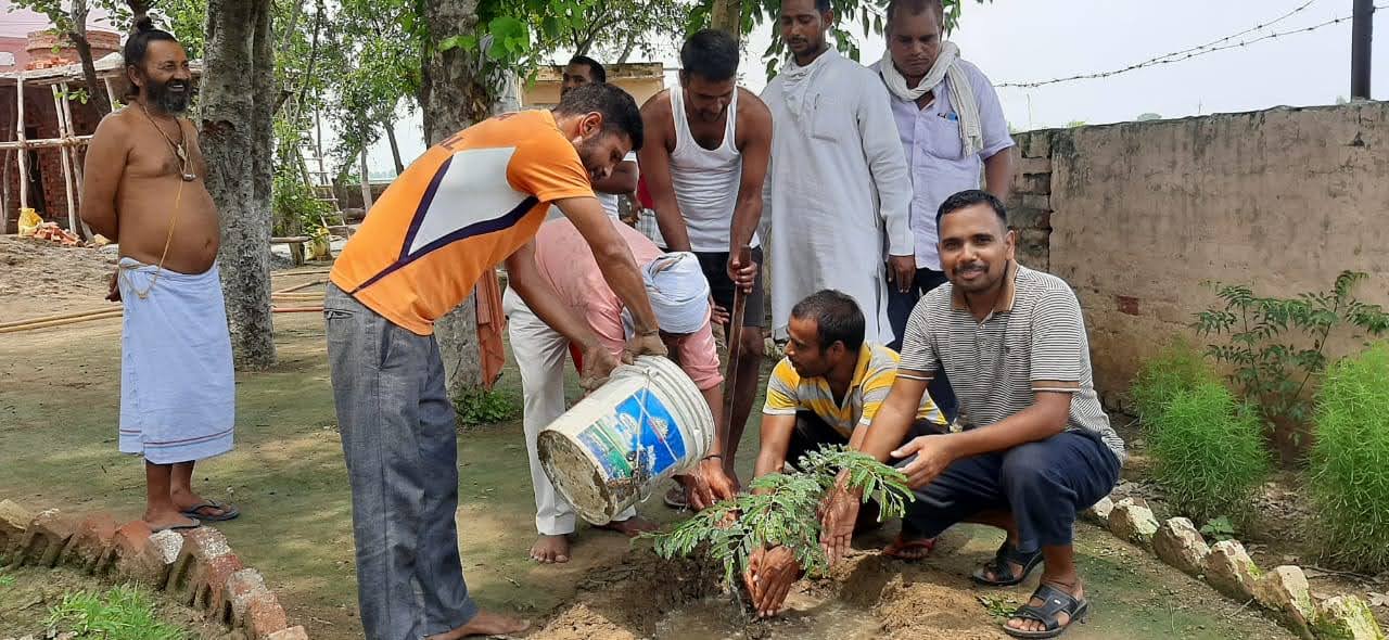 ग्राम लाडियाका में मनाया गया दसवां राष्ट्रीय आयुर्वेद दिवस