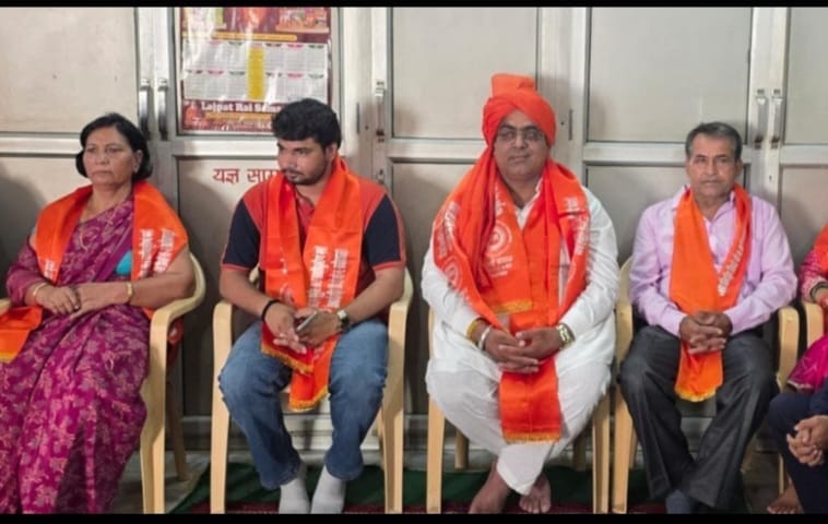 आर्य समाज मन्दिर कैंप पलवल में किया गया नवनियुक्त चेयरमेन पंकज विरमानी व अन्य गणमान्य व्यक्तियों का स्वागत