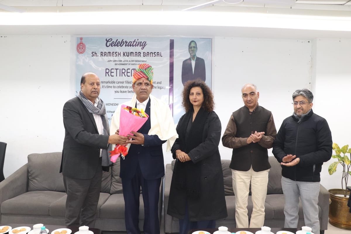 सेवानिवृत्ति पर संयुक्त निदेशक रमेश बंसल को दी विदाई