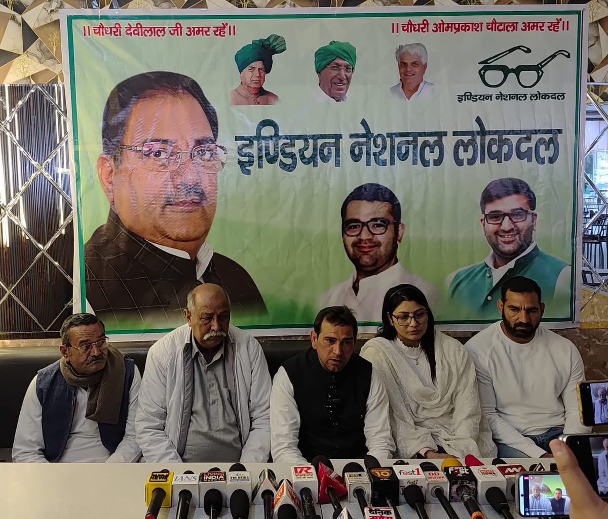 पलवल भाजपा के वरिष्ठ नेता सतपाल देशवाल ने भाजपा छोड़ इनेलो में की वापसी