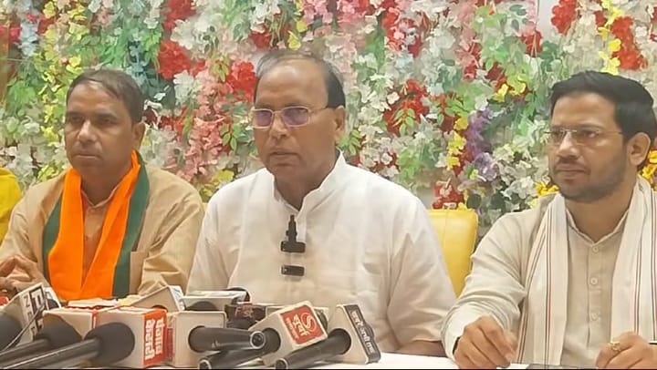 कांग्रेस पार्टी संविधान को लेकर भ्रामक प्रचार कर रही है - डॉ बनवारी लाल