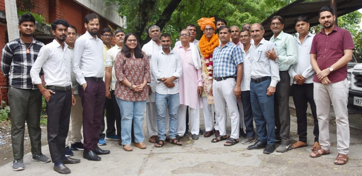 सूचना एवं जनसंपर्क विभाग के लोक कलाकार मुकुट लाल हुए सेवानिवृत्त