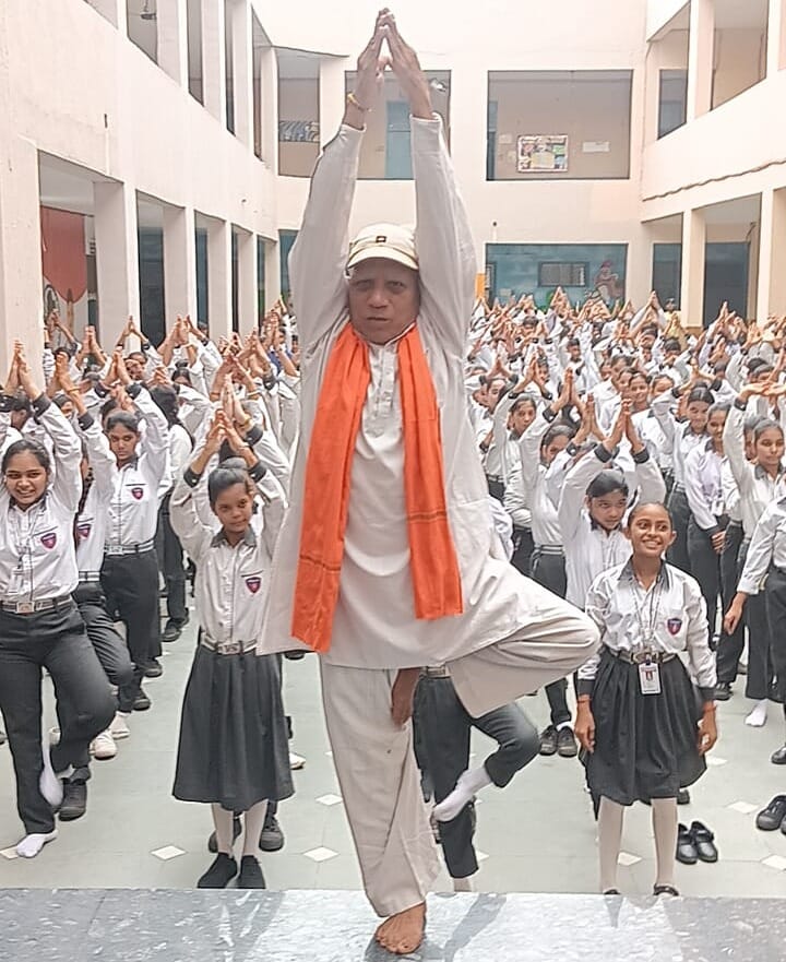 जिला योगासन स्पोर्ट्स एसोसिएशन के तत्वाधान में योग विज्ञान चिकित्सा शिविर का हुआ आयोजन