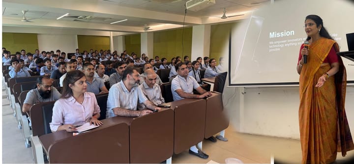 श्री विश्वकर्मा कौशल विश्वविद्यालय में कौशल दिवस पर हुआ कौशल मंथन