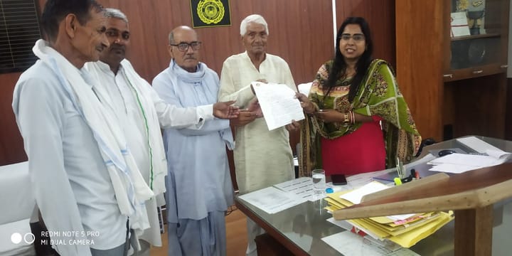 पलवल क्षेत्र के गन्ना उत्पादकों ने अपनी मांगों को लेकर मिल की प्रबंध निदेशक को सौंपा ज्ञापन