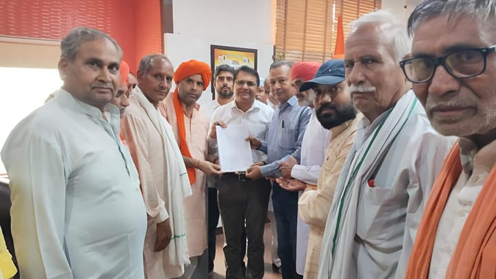 मंदिर मामले में आर्य समाजों का प्रतिनिधि मंडल डीसी व एसपी से मिला