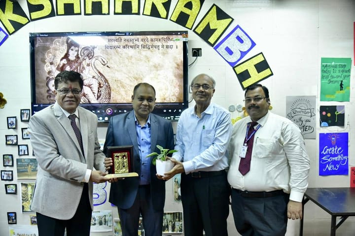 एम.वी.एन. यूनिवर्सिटी पलवल में नवप्रवेशित छात्रों के लिए हुआ भव्य दीक्षारंभ समारोह
