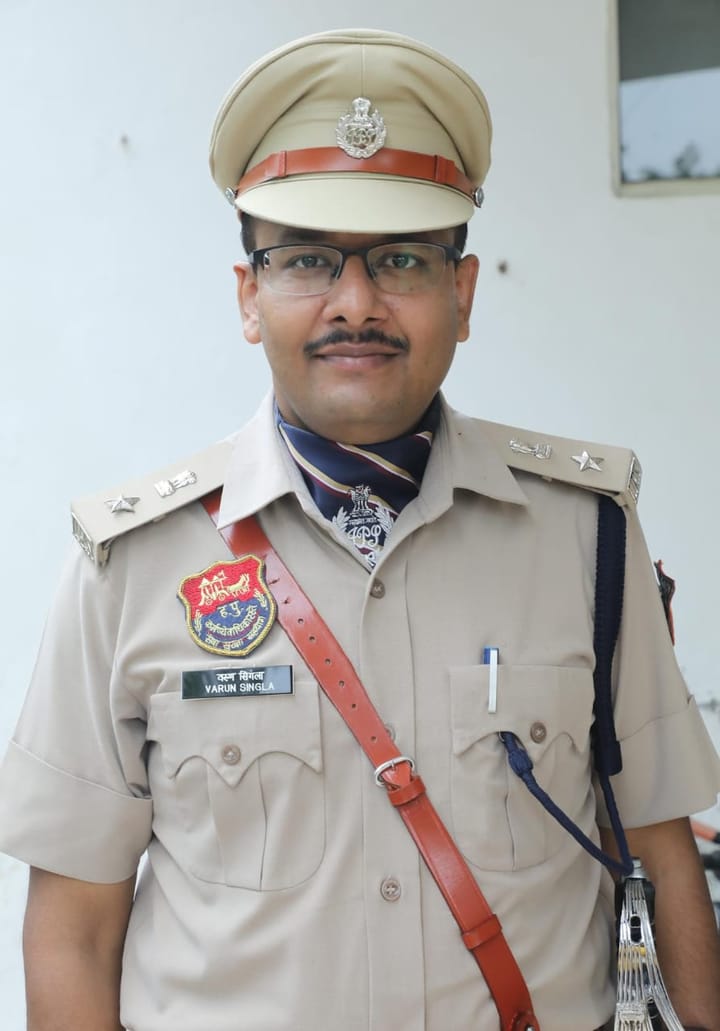 साइबर ठगी से बचना है तो बनें सतर्क और जागरूक - वरुण सिंगला,एसपी पलवल