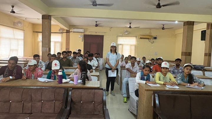 युवा रेडक्रॉस द्वारा किया गया एड्स जागरूकता अभियान