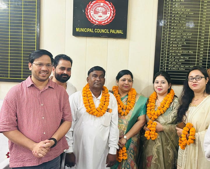 नगर परिषद चेयरमैन डॉ. यशपाल ने नगर परिषद पलवल में मनोनीत पार्षदों को दिलाई शपथ