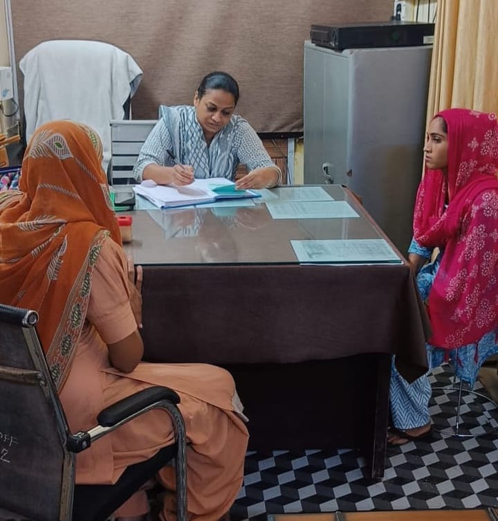 सामुदायिक स्वास्थ्य केंद्र औरंगाबाद में 110 गर्भवती महिलाओं के स्वास्थ्य की हुई जांच