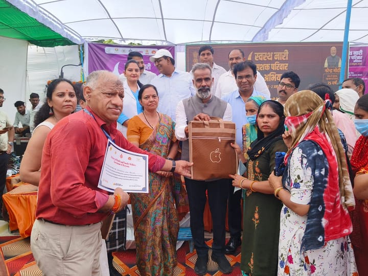 नारी का स्वास्थ्य ही परिवार और समाज की है मजबूत नींव - डॉक्टर सतिंद्र वशिष्ठ