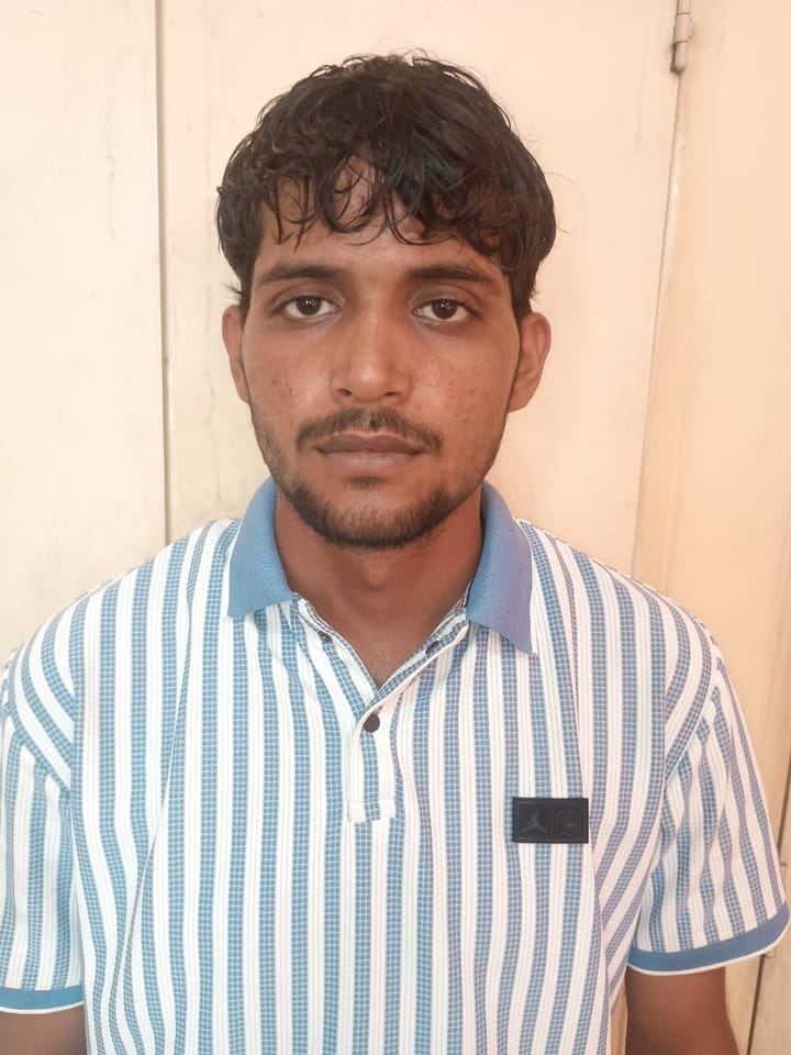 मोबाइल लूट मामले में कैंप थाना पुलिस ने आरोपी को गिरफ्तार कर भेजा जेल