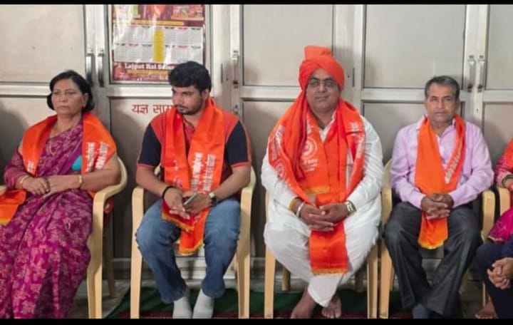 आर्य समाज मन्दिर कैंप पलवल में किया गया नवनियुक्त चेयरमेन पंकज विरमानी व अन्य गणमान्य व्यक्तियों का स्वागत