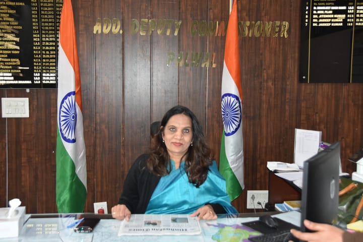 2018 बैच की आईएएस अधिकारी सुभीता ढाका ने संभाला एडीसी पलवल का कार्यभार